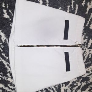 White Express skirt with front zip